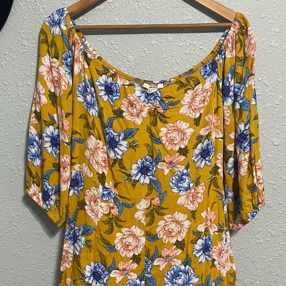Cute romper, size L, perfect for summer.